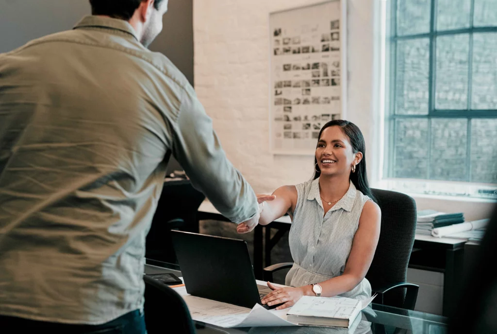 Advisor giving expert visa guidance to a traveller